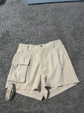 SHEIN Light Beige High-Rise Cargo Shorts